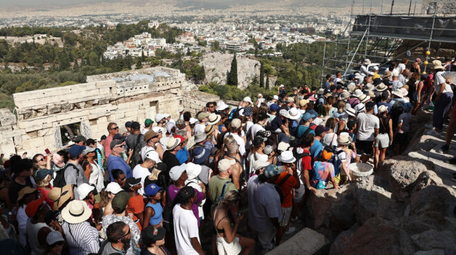 στην-ακρόπολη-αλλά-τι-ώρα-562530352