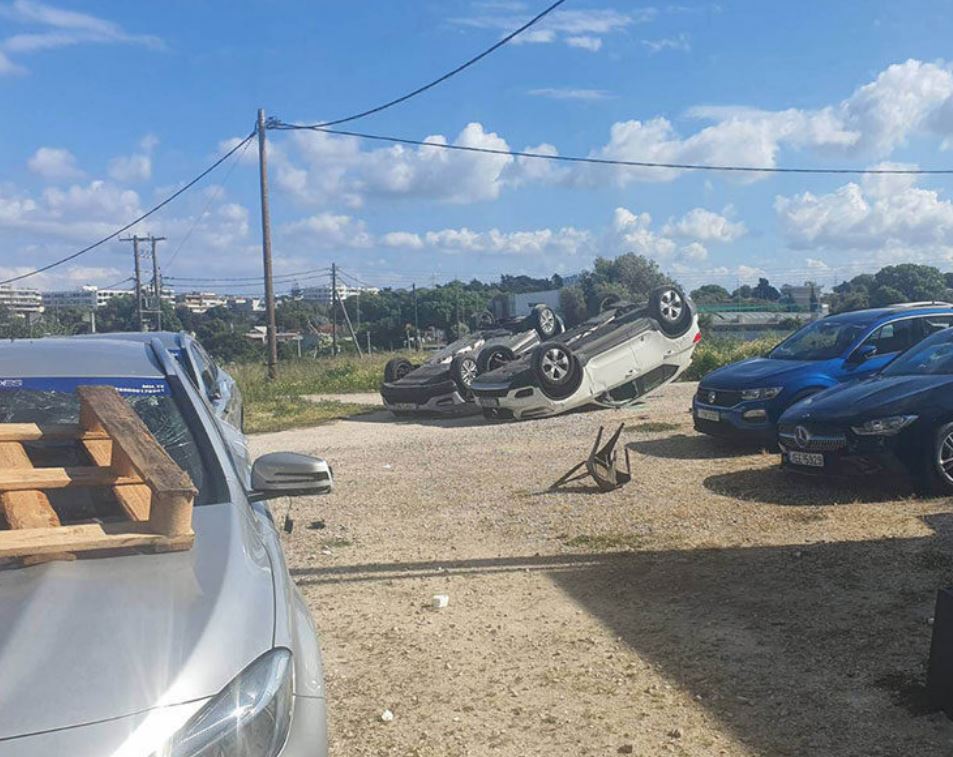 Ένταση στο λιμάνι της Ρόδου – Οδηγοί ταξί απέκλεισαν την είσοδο σε οχήματα της Uber-2