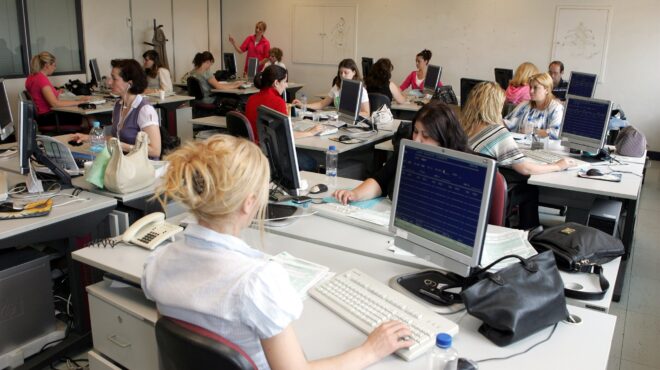 ολα-τα-μέτρα-του-πρώτου-οικονομικού-νο-562529917