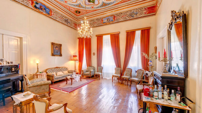 κάτι-από-το-μέλλον-στην-καρδιά-της-ερμο-562534738