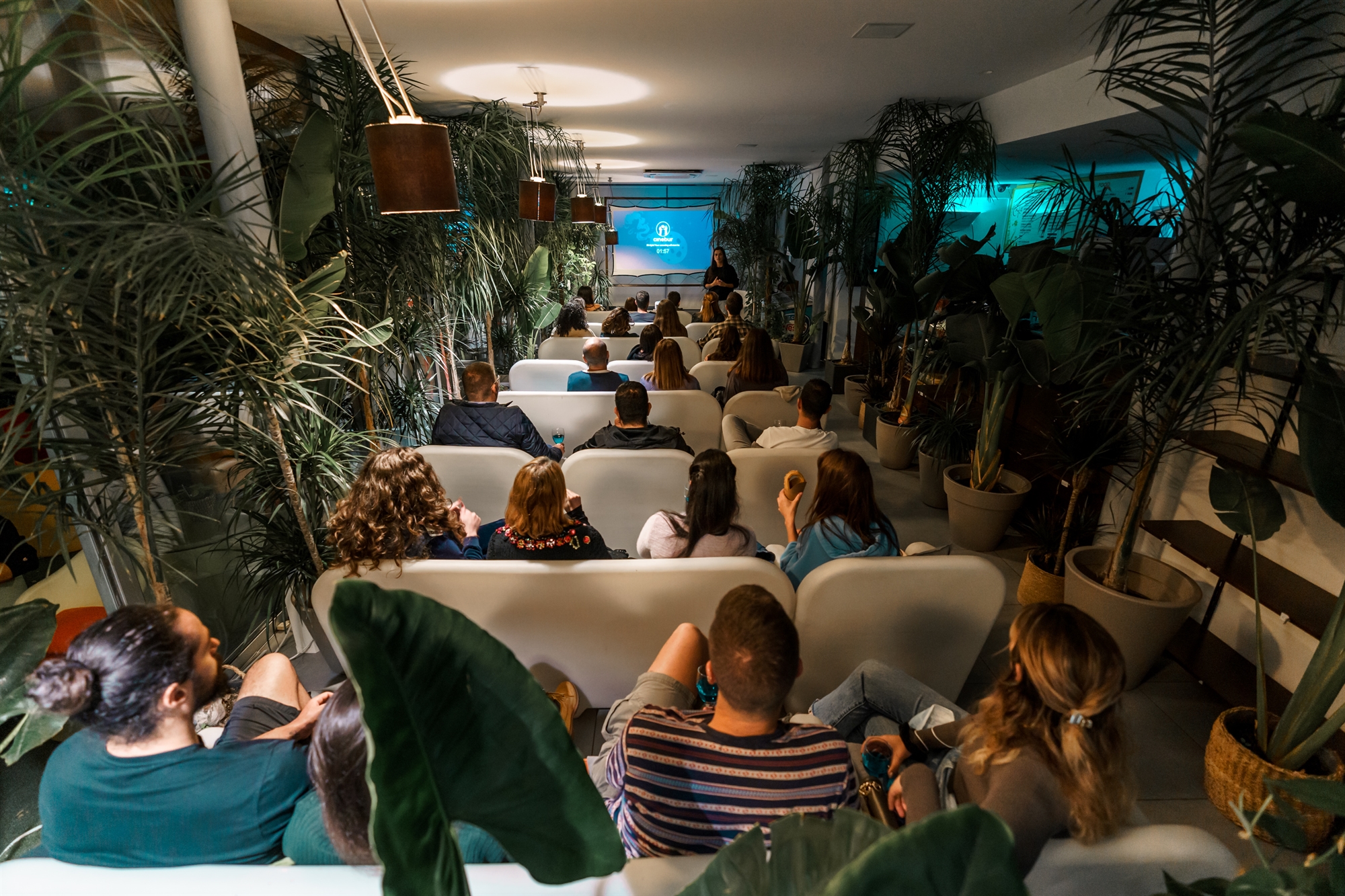 On demand στην αίθουσα-1