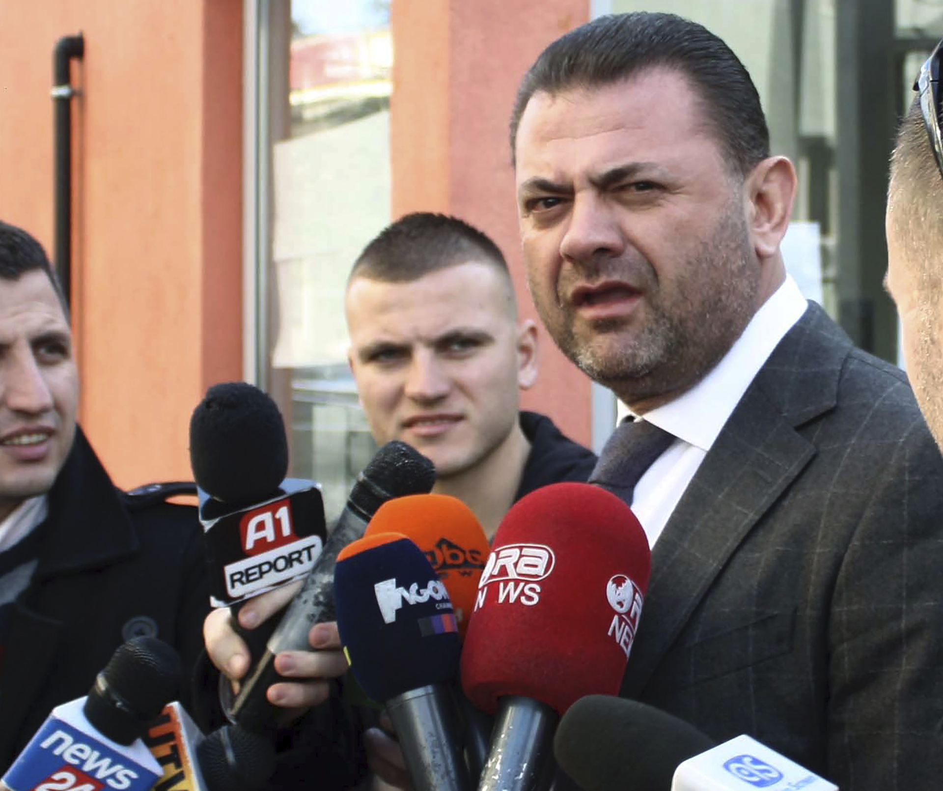 Τομ Ντόσι: Από την αλβανική Βουλή, αρχηγός της μαφίας στην Αυστραλία-1