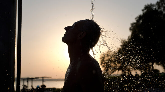 καύσωνας-κορυφώνεται-το-δεύτερο-κύμα-562534579