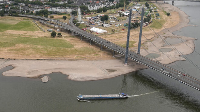 γερμανία-ο-ρήνος-στερεύει-η-βιομηχανί-562541146