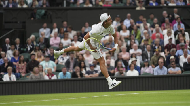 η-βροχή-χάλασε-την-πρεμιέρα-των-ελλήνω-562504468