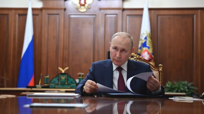 οι-ελληνες-δεν-εμπιστεύονται-τον-πούτ-562514086