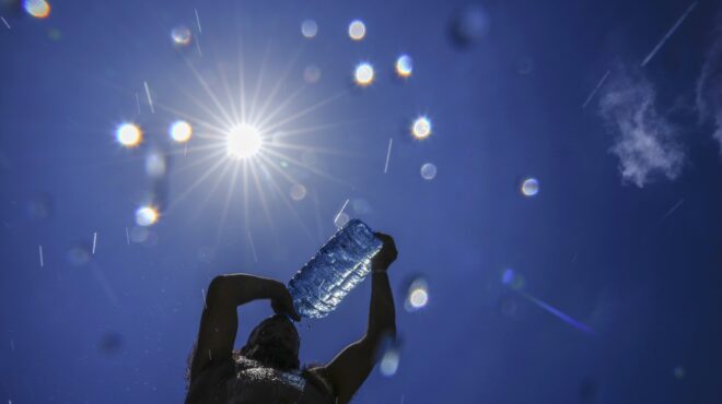 σπάνε-τα-ρεκόρ-οι-ακραίοι-καύσωνες-σ-562529236