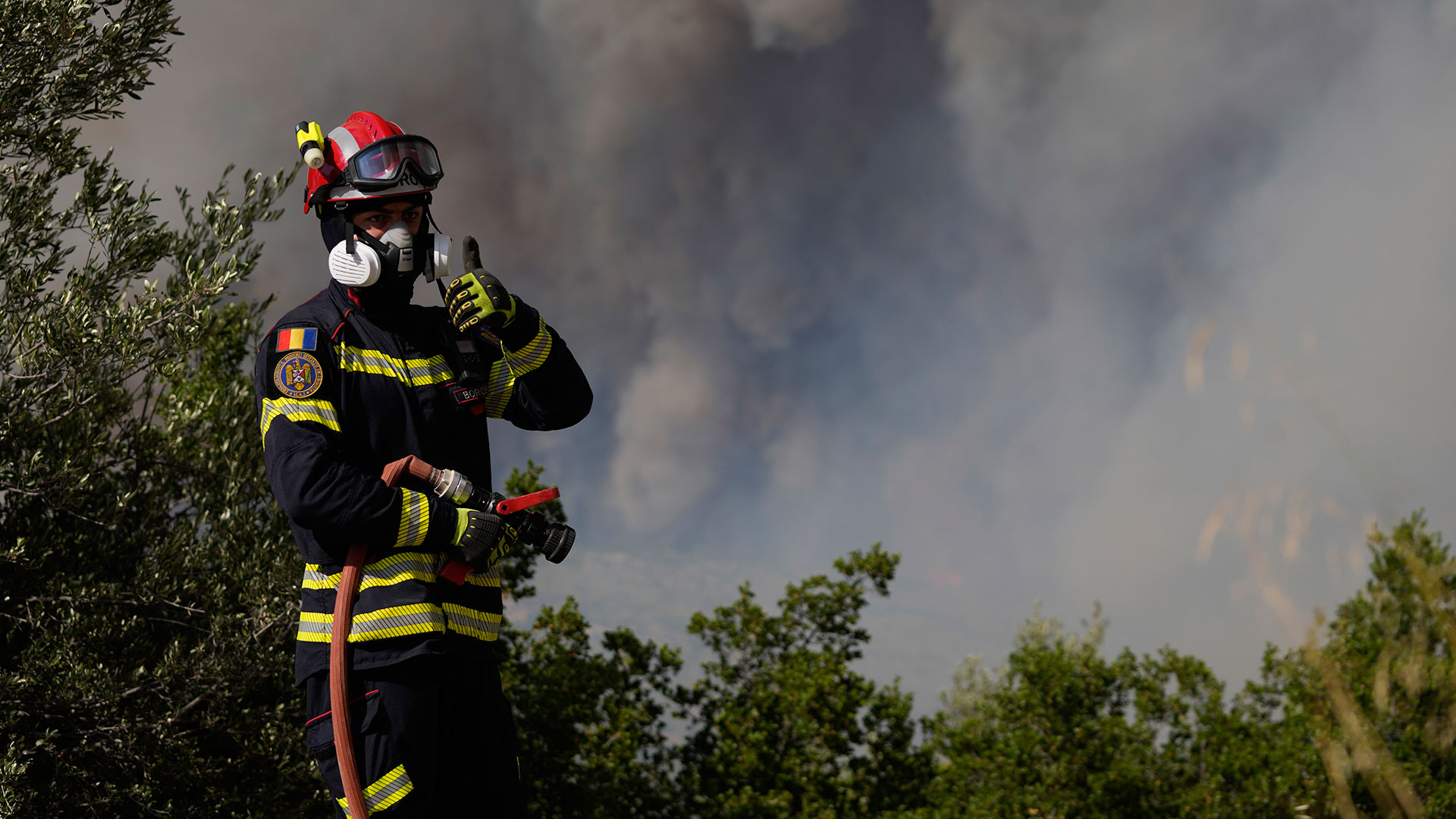 Ολονύχτιο θρίλερ σε Λουτράκι και Μάνδρα – Αγωνία για το μέτωπο στη Ρόδο-4