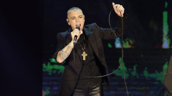 πέθανε-η-τραγουδίστρια-σινέντ-ο-κόνο-562540150