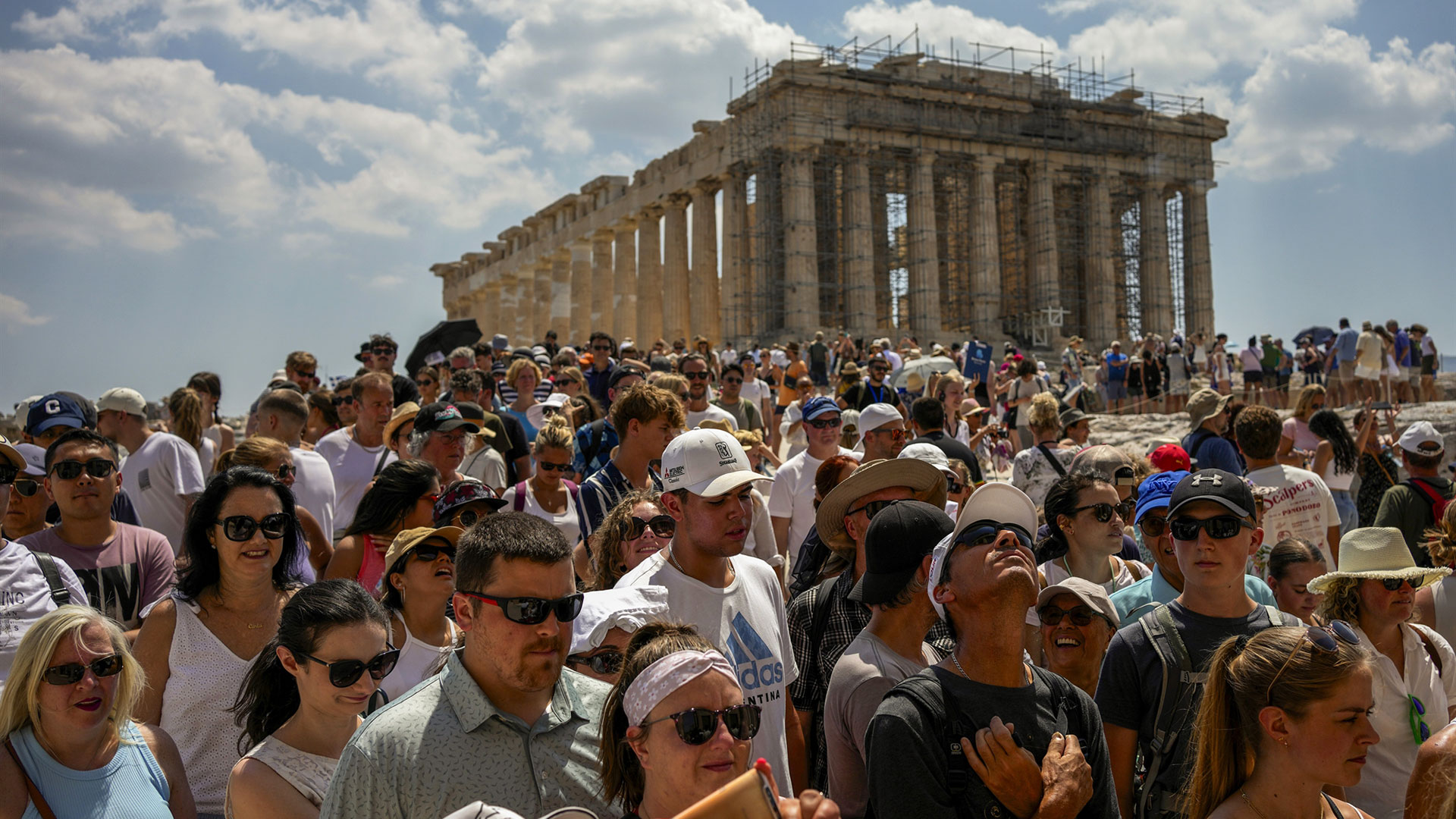 Στην Ακρόπολη, αλλά τι ώρα;-1