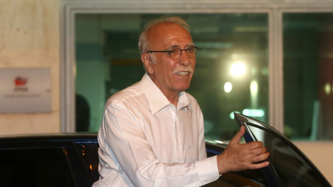 βίτσας-την-πρώτη-φορά-θα-ψηφίσω-τσακαλ-562509133