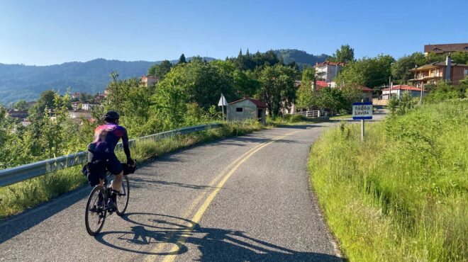 ο-γύρος-της-πίνδου-με-ποδήλατα-562543219