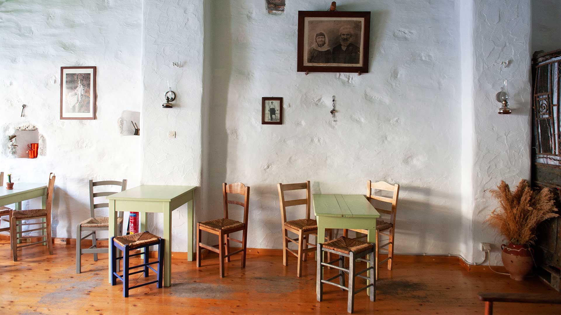 Στα καφενεία της Αμοργού τρώμε καλά!-1