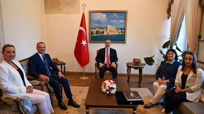 ο-φιντάν-υποδέχθηκε-στην-κωνσταντινο-562532653