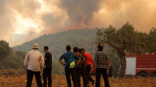 πυρκαγιές-το-σπίτι-μου-είναι-δίπλα-στ-562528924
