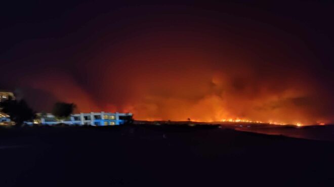 ακραίος-κίνδυνος-για-νέες-πυρκαγιές-σ-562535149