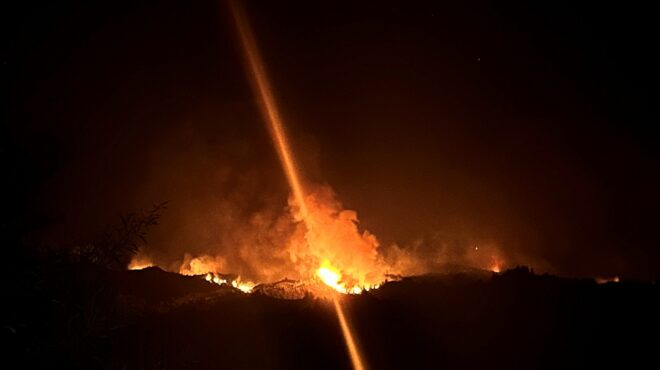 ολονύκτια-πολυμέτωπη-μάχη-με-τις-φλόγ-562535734