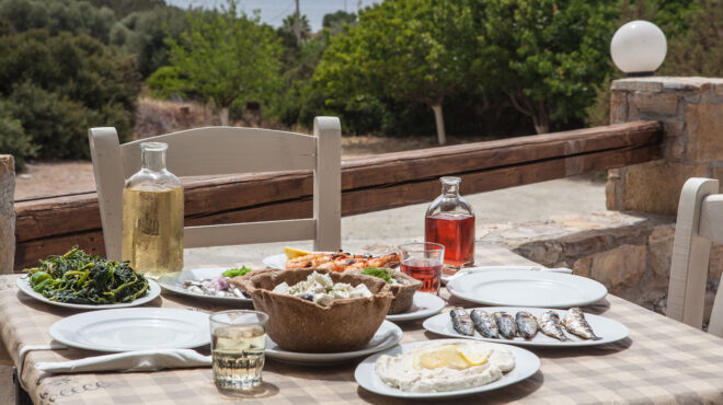 κάτω-από-τις-μουριές-της-αθήνας-8-σκιερ-562505992