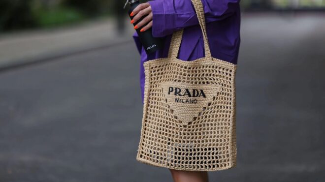 αυτή-η-τσάντα-είναι-το-star-accessory-του-καλοκαιρ-562513816