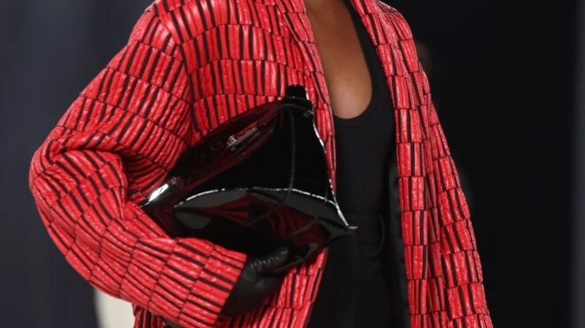 το-clutch-bag-επιστρέφει-για-το-φθινόπωρο-562541821