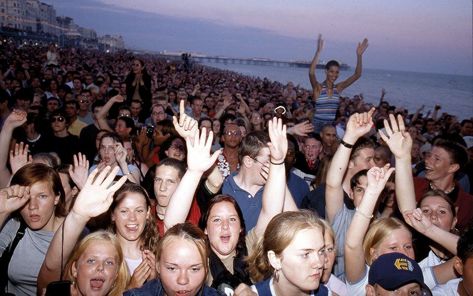 Fatboy Slim: «Μου φαίνεται κατόρθωμα που έφτασα τα 60»-4