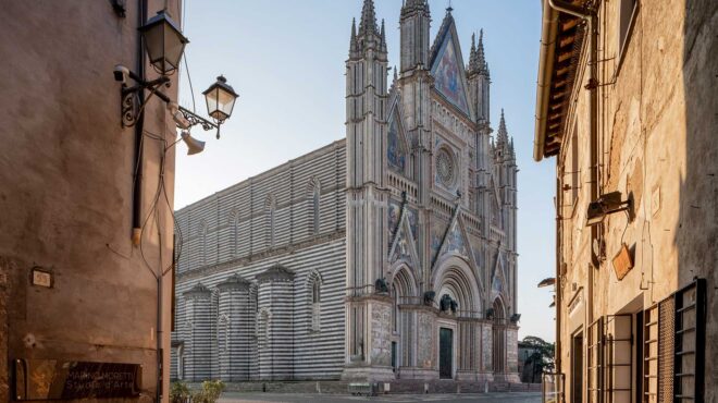 στην-ούμπρια-με-τρένο-ανακαλύπτουμε-τ-562519381