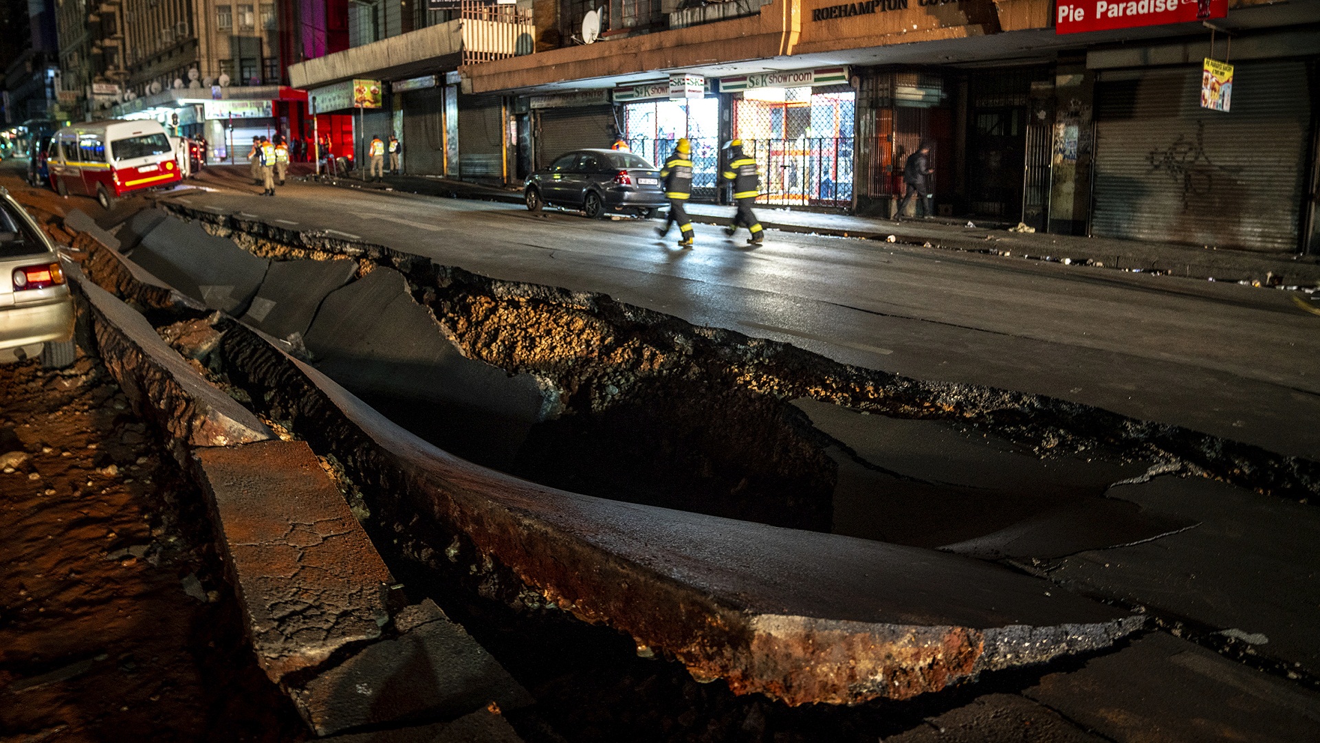 Γιοχάνεσμπουργκ: Υπόγεια έκρηξη σκοτώνει έναν και τραυματίζει 41 ανθρώπους [εικόνες]-2