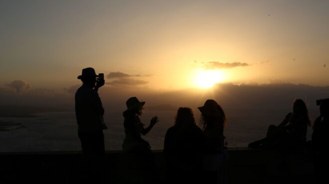 καιρός-αίθριος-με-κατά-τόπους-βροχές-562505341