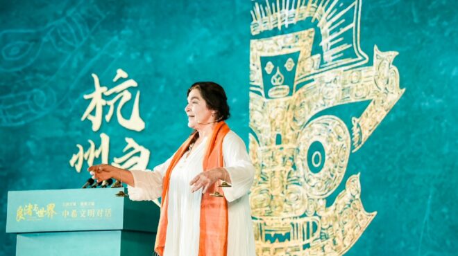 διάλογος-μεταξύ-κινεζικού-και-ελληνι-562509889