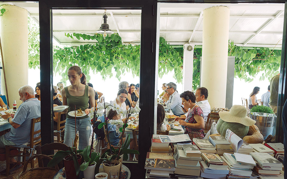 Τρώγοντας με τον σκηνοθέτη Αλεξάντερ Πέιν-6