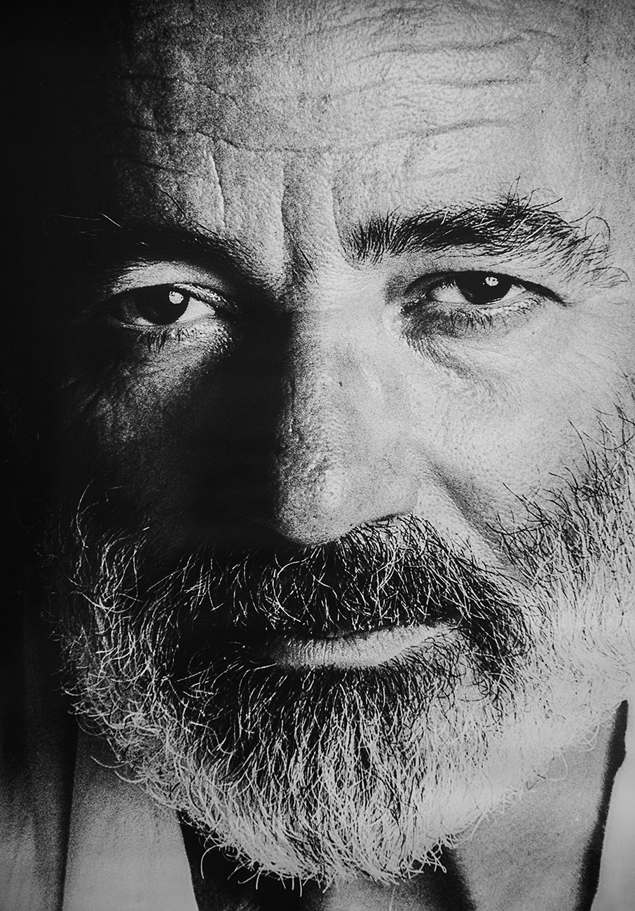 Κεραίες, αγάλματα και μαγνητική μαγεία στο Ίδρυμα Takis-8