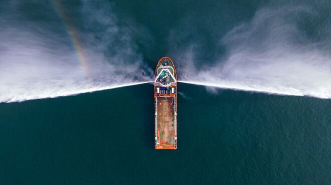 ολλανδία-στις-φλόγες-φορτηγό-πλοίο-πο-562539430