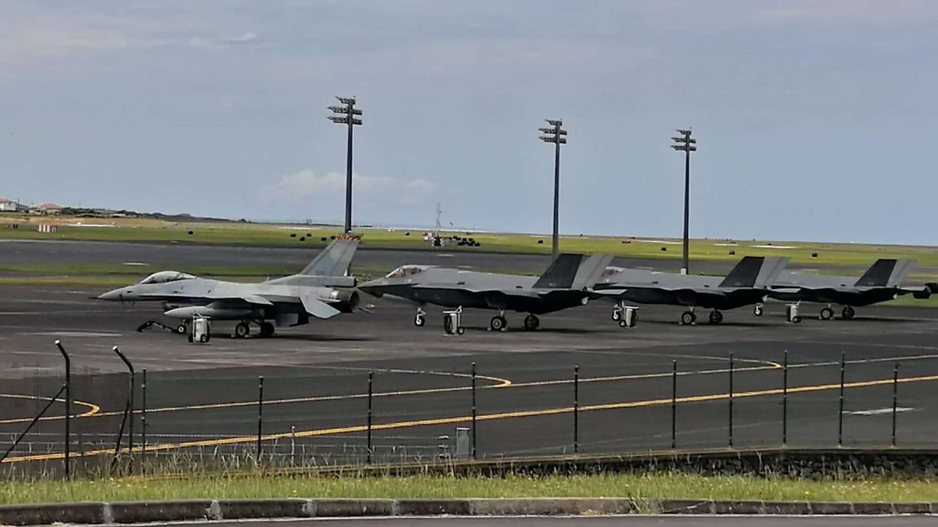 Συνοδεία F-35 επιστρέφει από τις ΗΠΑ το πρώτο ελληνικό F-16 Viper-1