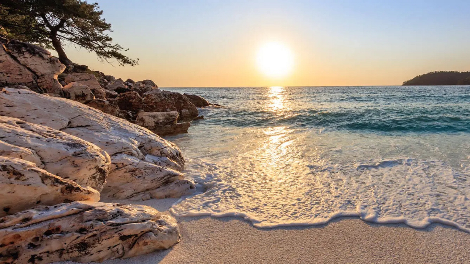 Θάσος: Τούρκοι τουρίστες «πλημμυρίζουν» ύστερα από επτά χρόνια τις ακτές του νησιού-1