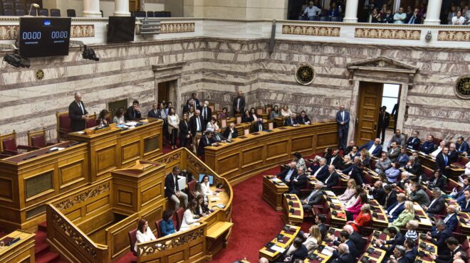 στις-11-το-πρωί-ορκίζεται-η-νέα-βουλή-562501561