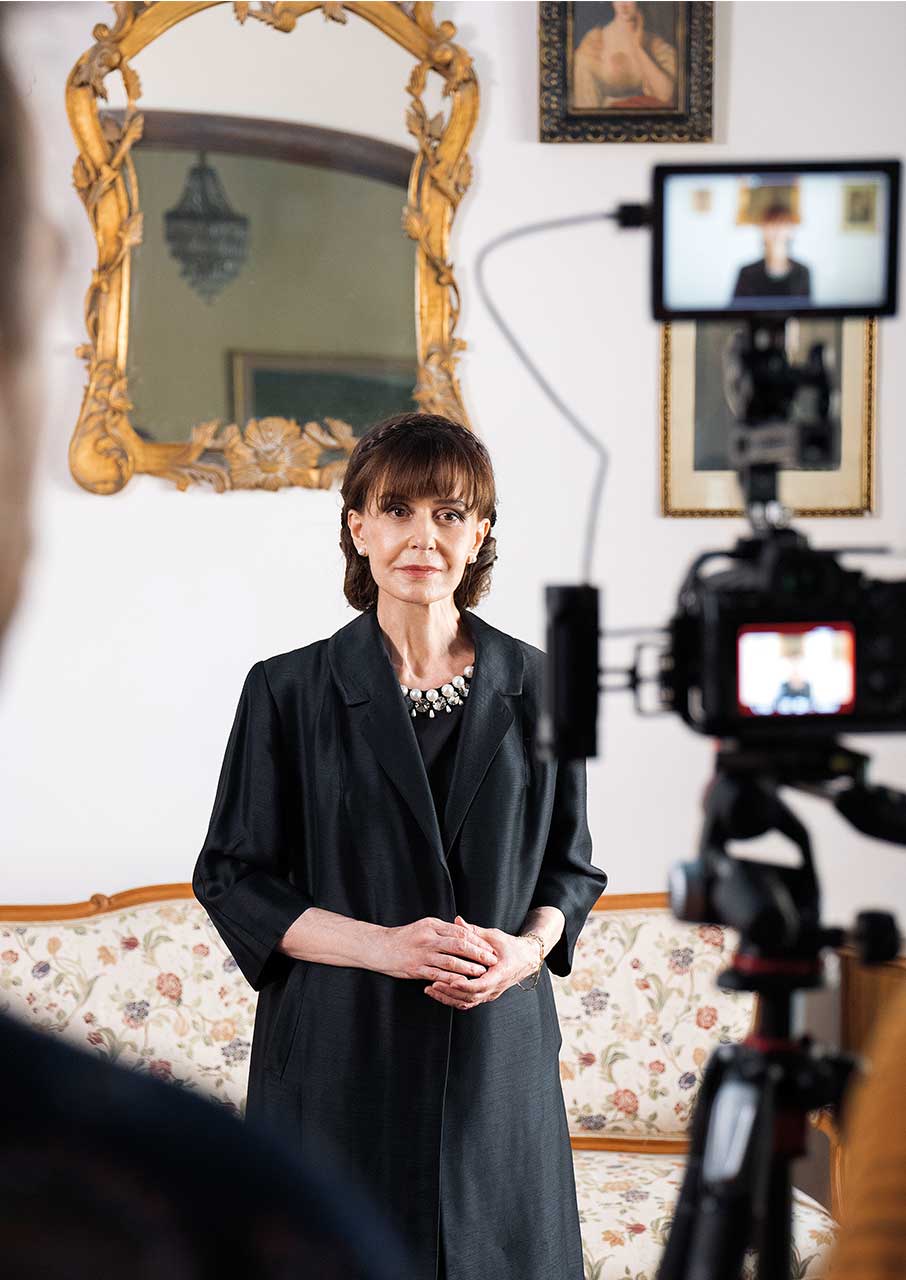 Πανθέοι: Το «Κ» στα παρασκήνια του πιο φιλόδοξου τηλεοπτικού πρότζεκτ-4