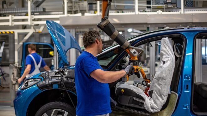 η-γερμανική-μεταποίηση-ασθενεί-562503850