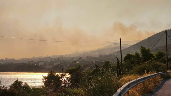σε-εξέλιξη-εκκένωση-από-το-λιμάνι-της-ν-562541782