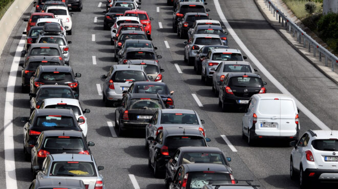 tο-διπλοπαρκάρισμα-πνίγει-την-αθήνα-562523158