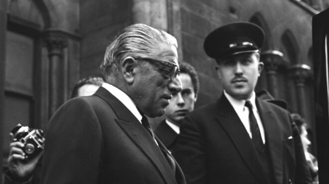 η-κρίση-που-έκανε-τον-αριστοτέλη-ωνάση-562539487