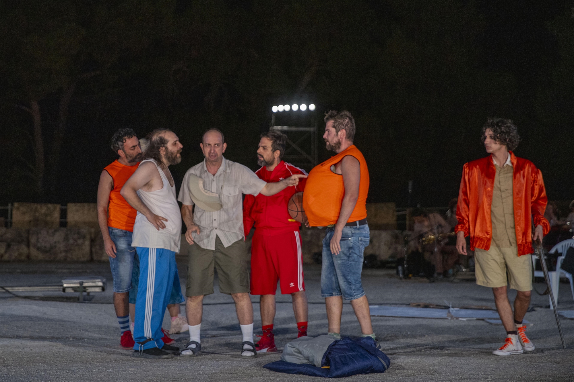 Ντιμπέιτ για τους «Σφήκες» : Ανάμεσα στο κεντρί και στο τσίμπημα-1