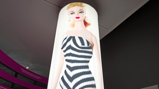 δημιούργησε-την-barbie-αλλά-έχασε-τα-εκατομ-562535908