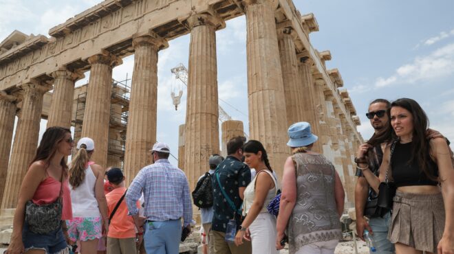 αυξημένα-τα-έσοδα-και-οι-αφίξεις-τουρι-562537105