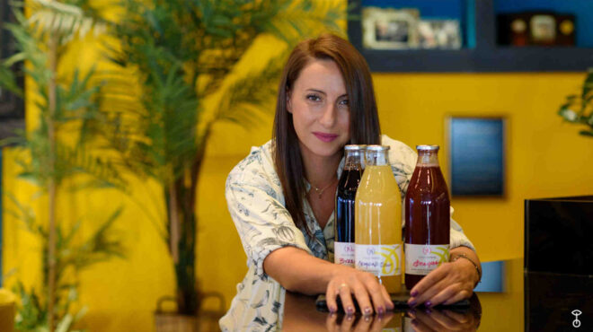 σπιτικοί-χυμοί-και-μαρμελάδες-με-μερά-562501414