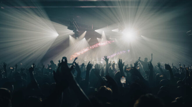 tι-είναι-αυτό-που-κάνει-τις-συναυλίες-τό-562500865