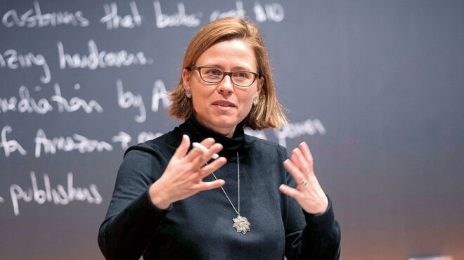 kόντρα-στην-ε-ε-για-την-επικεφαλής-αντα-562526212