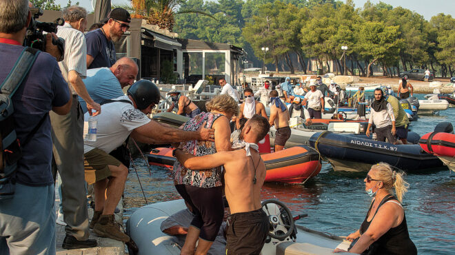 πυρκαγιά-στην-νέα-αγχίαλο-εχουν-πέσε-562542688