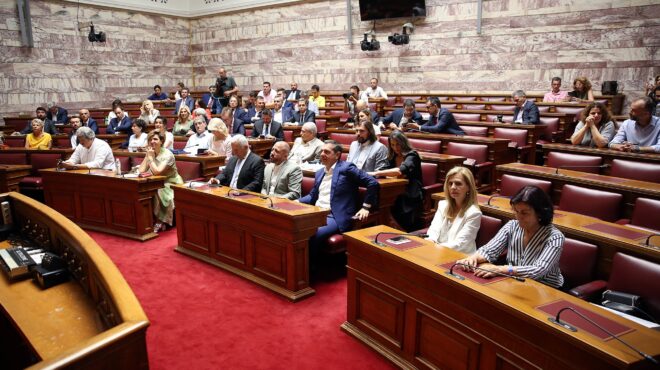 μικροί-εμφύλιοι-στον-συριζα-562504735