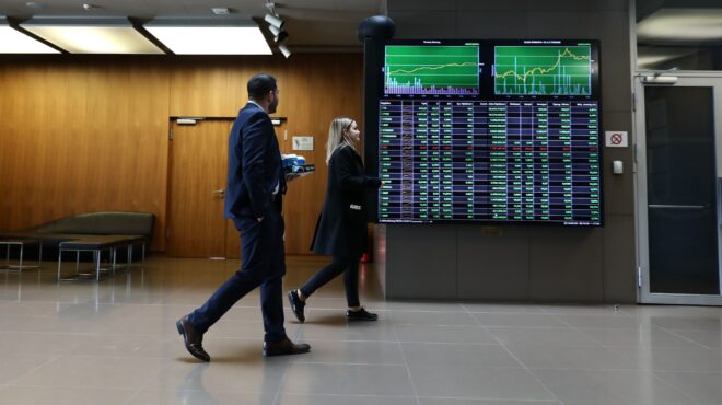 χρηματιστήριο-μια-ανάσα-από-τις-1-300-μονά-562503277