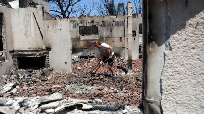 στην-πυρά-τα-κονδύλια-για-πυροπροστ-562528207